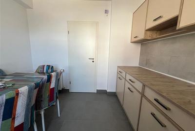 Apartament cu 2 camere decomandat, mobilat în Tractorul - 2