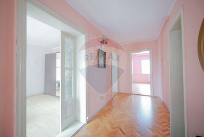 Casă cu 8 camere cu Teren 500 Mp în Iosia - 15