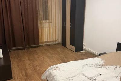 Garsonieră decomandată, mobilată în Gorjului