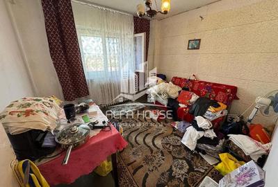 Apartament cu 3 camere semidecomandat în Govândari