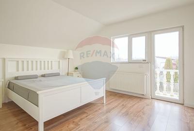 Casă cu 7 camere cu Teren 1400 Mp în Stupini - 4