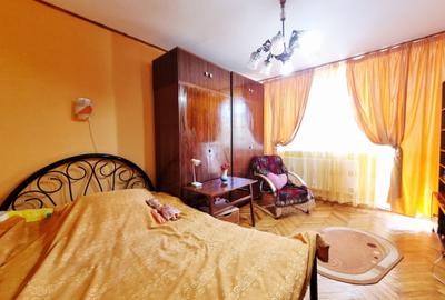 Apartament cu trei camere  zona Tiglina 1 et. 2 DECOMANDAT + GARAJ langa bloc - 6