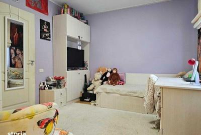 Apartament cu 3 camere decomandat în Tractorul - 7