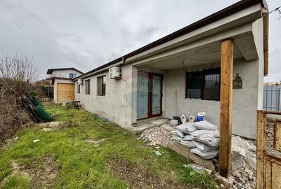 Casă cu 4 camere cu Teren 418 Mp în Golești - 3