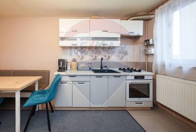 Apartament cu 3 camere de vânzare în zona Vlahuta - 9