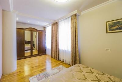 FILM ! Pe armonia a 1.100 mp teren/ gradina, Vila galanta,cu 3 apartamente disti - 5