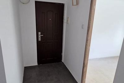 Apartament cu 3 camere în Micro 16 - 1