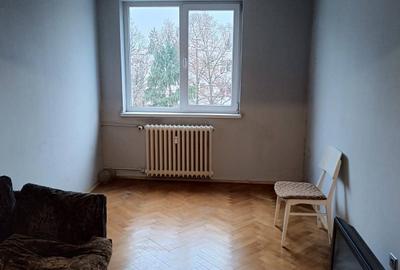 Apartament cu 3 camere decomandat în Plopilor