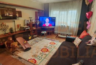 Apartament cu 3 camere decomandat, mobilat în Far - 1