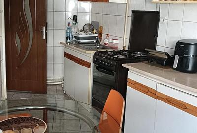 Apartament cu 2 camere decomandat în Ostroveni - 12