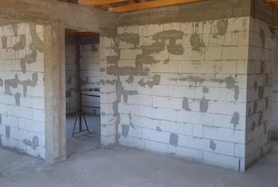 Casa la ro?u ?imnicu de Sus (Izvor 9km de Craiova ).