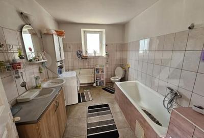Casă cu 6 camere cu Teren 1000 Mp în Central - 6