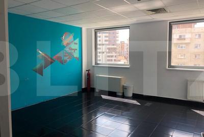 Spațiu comercial, de 570 mp, în Central - 6