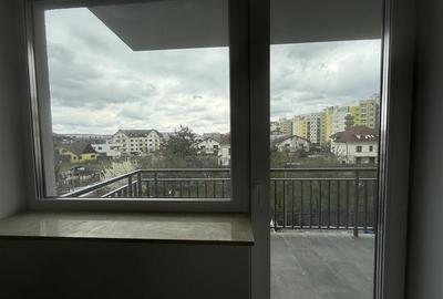 Apartament cu 2 camere decomandat în Tractorul - 13