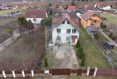 Casa/Villa , 5 camere, singur în curte, 960 mp teren- zona Tarlungeni - 2