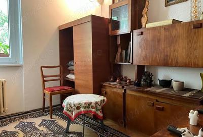 Camera in apartament 3 camere - 1 Mai metrou - 8