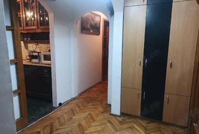 Apartament cu 3 camere decomandat în Nufărul - 2