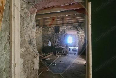 Casa de vanzare in Dumbraveni, str. Horea - 4