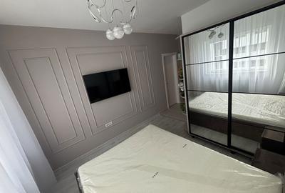 Garsonieră decomandată în Roșu