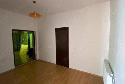 Casă cu 6 camere cu Teren 231 Mp în Central - 2