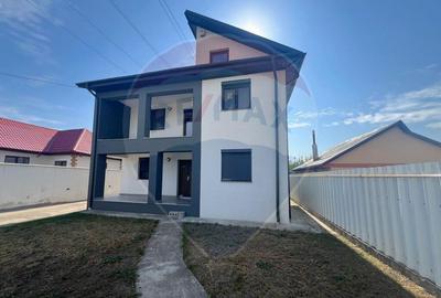Casa 4 camere Focsani str Militari