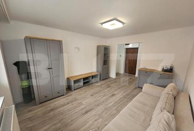 Apartament cu 2 camere, decomandat, 56 mp, zona centrala, Bl - 1