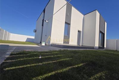 Casă cu 3 camere cu Teren 300 Mp în Berceni