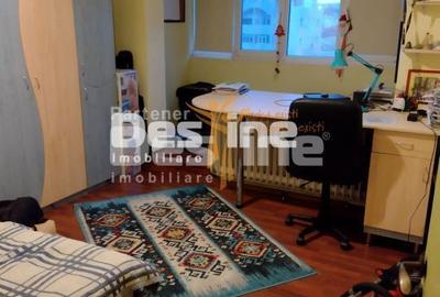 Apartament cu 4 camere decomandat în Alexandru cel Bun - 7