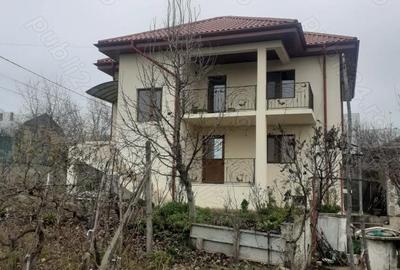 Casă în Central - 1