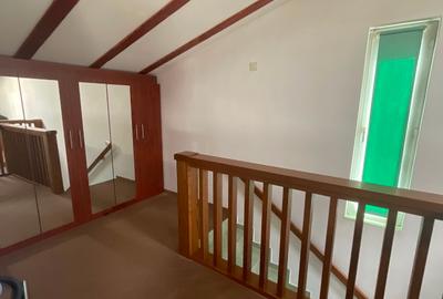 Vila individuala,casuta auxiliara si curte mare - 8