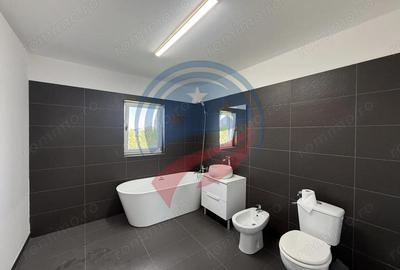 Casă cu Canalizare în Central - 3