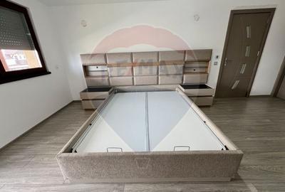 Casă cu 8 camere cu Teren 792 Mp în Cristian - 14