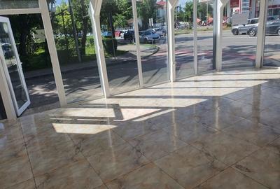 Spațiu comercial, de 46 mp, în Central - 3