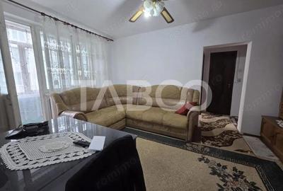 Apartament cu 3 camere semidecomandat în Central