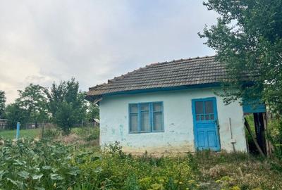 Teren intravilan 855 mp Centru Perieni, cu utilita?i ?i 2 cai acces