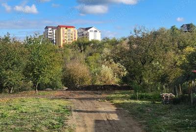 Teren de 2000 mp, în Central - 4