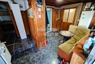 DELFINARIU - Casa cu 3 camere - centrala pe gaz, imbunatatiri partiale - - 3