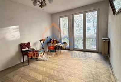 Apartament de vanzare cu 3 camere, zona Titan - 1