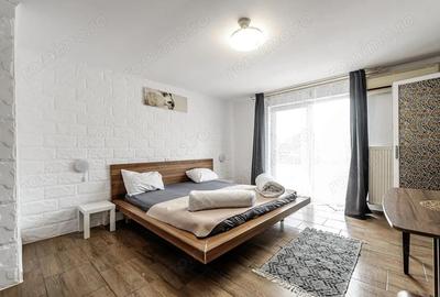 Casă cu 22 camere cu Canalizare în Micălaca