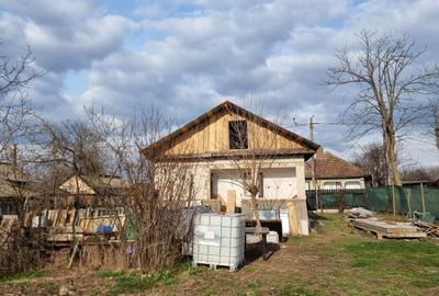 Casă cu 2 camere cu Teren 1200 Mp în Sălciile - 4