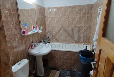 Apartament cu 3 camere decomandat, mobilat în Cug - 2