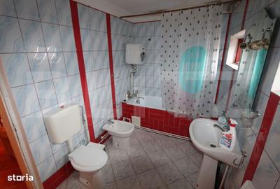 Casă cu 3 camere cu Teren 1783 Mp în Central - 8