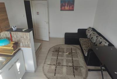 Apartament cu 3 camere decomandat în Faleza Nord