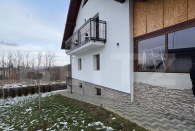 Casă cu 5 camere cu Teren 700 Mp în Ipotești - 17
