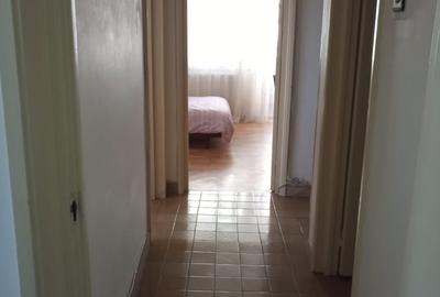 Apartament cu 4 camere decomandat în Central - 2