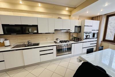 Casă individuală cu 10 camere cu Piscina în Roșu - 8