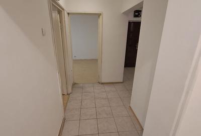 Apartament cu 3 camere decomandat în Giurgiului - 4