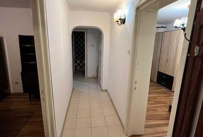 Apartament cu 3 camere decomandat în Central - 1