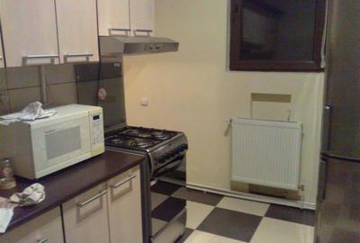 Apartament cu 2 camere semidecomandat în Calea Victoriei