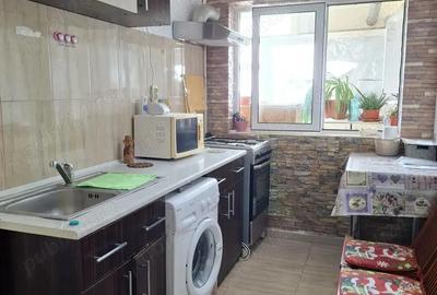 2 camere complet mobilat , Micro 5, decomandat - 1